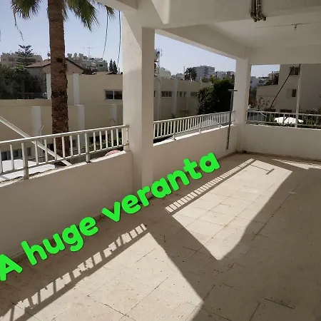 Larnacas Central Kalogera شقة