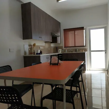Larnacas Central Kalogera 아파트 라르나카